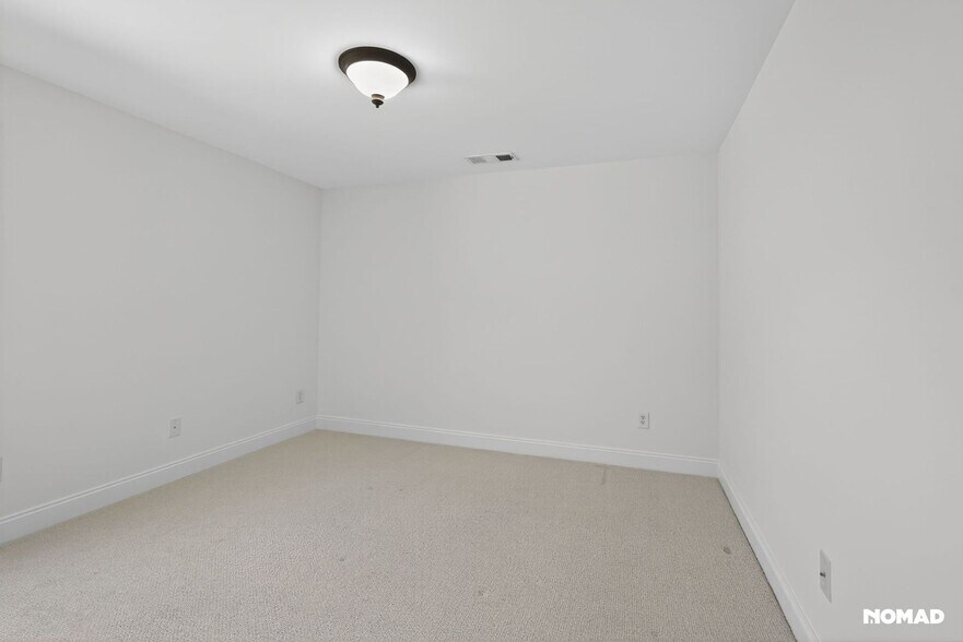Building Photo - 5485 Sandstone Ct