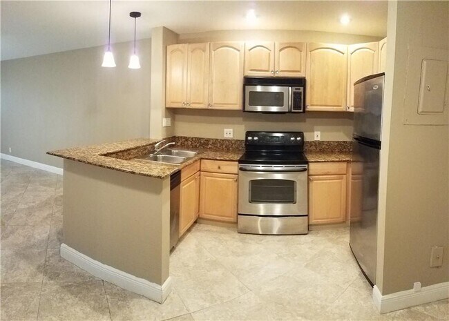 Building Photo - 10926 Royal Palm Blvd