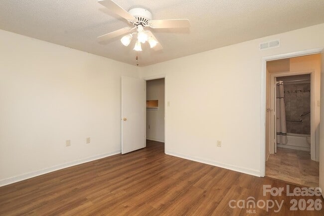 Building Photo - 4912 Sardis Rd