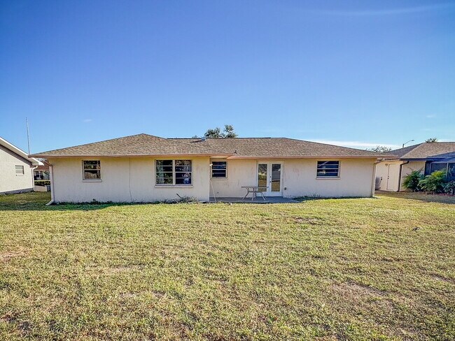 Building Photo - Gorgeous Venice home near beaches and town and highways