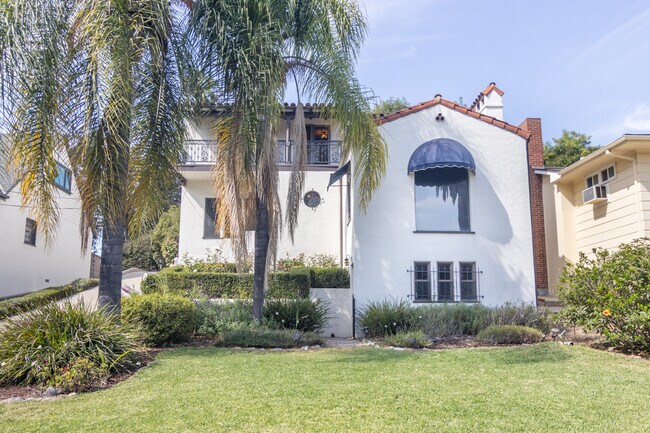 Primary Photo - 2041 Fair Oaks Ave