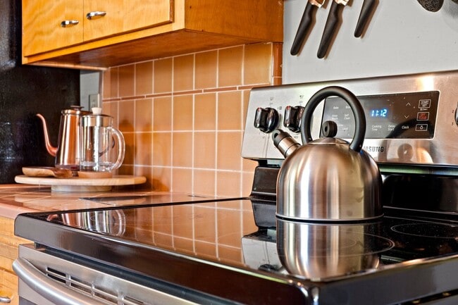 Building Photo - Mid-Century Classic! 3bd/3ba 2700 sf Short Term- FULLY FURNISHED!