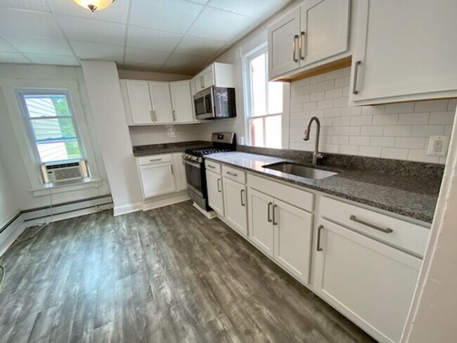 Building Photo - 2 Bedroom in Downtown Annapolis