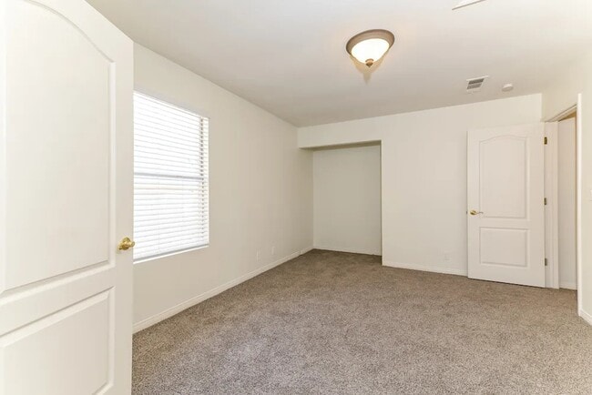 Building Photo - 1322 Sun Copper Dr