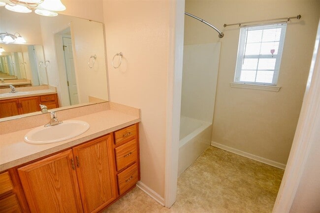 Building Photo - 2116 Bullocks Run Rd