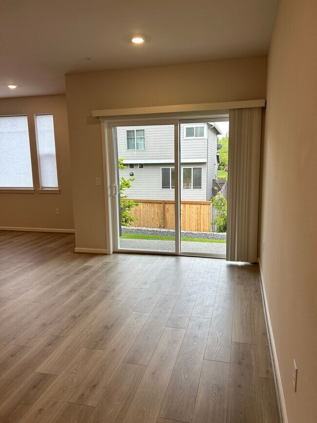 Building Photo - 2Bd/2Ba Redmond House