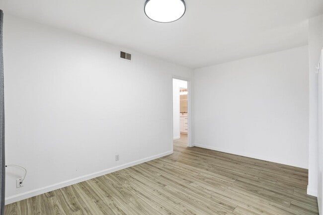 Building Photo - 20161 Cherry Ln