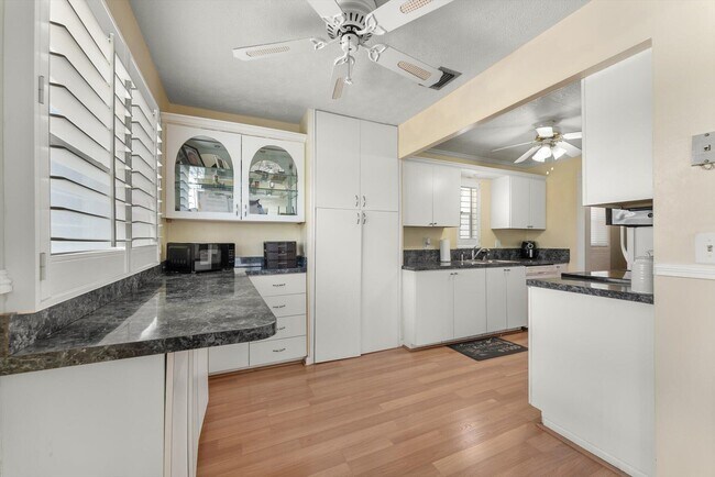 Building Photo - 8000 Lagos De Campo Blvd