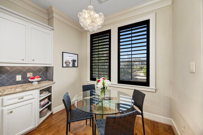 Building Photo - 1312 Crocker St