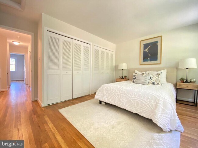 Building Photo - 11509 Parkedge Dr