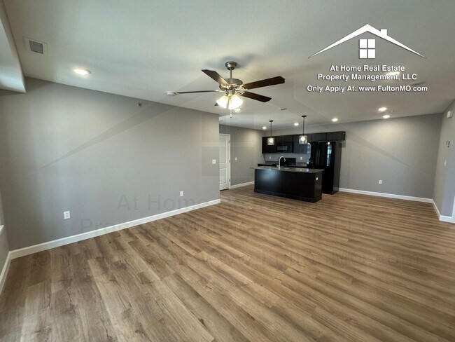 Building Photo - 2610 N Bluff St