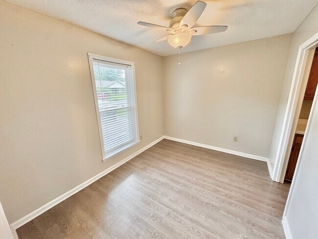 Building Photo - 5022 Harrington Ave