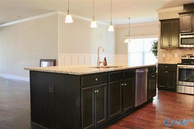 Building Photo - 408 Bay Tree Ln SW