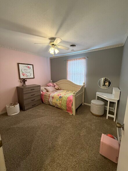 Building Photo - 1106 Parr St