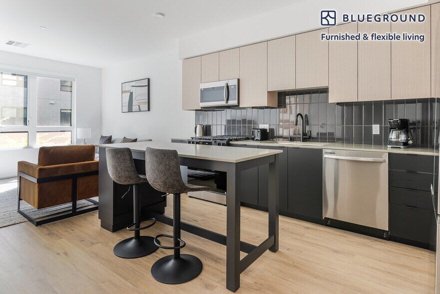 Building Photo - 350 Chastain Pl