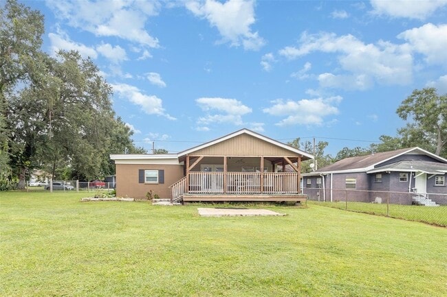 Building Photo - 932 Augusta St