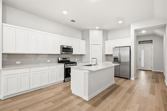 Building Photo - 405 Green Gables Dr