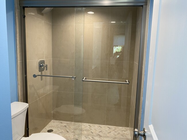 Master Shower - 500 Scotia Dr