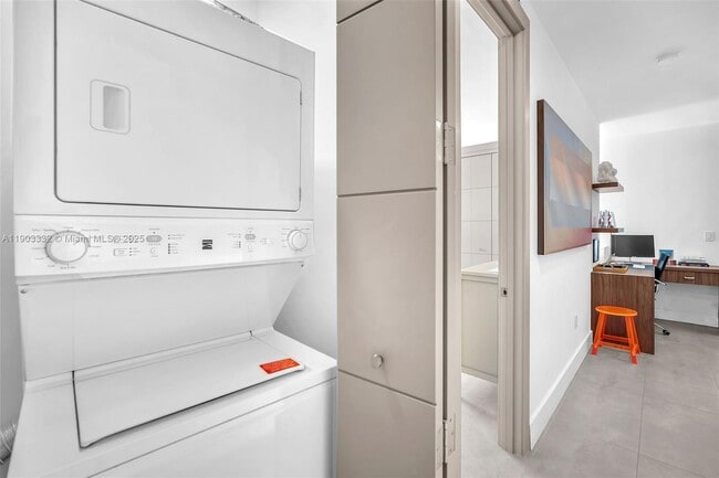 Building Photo - 3167 SW 25th St