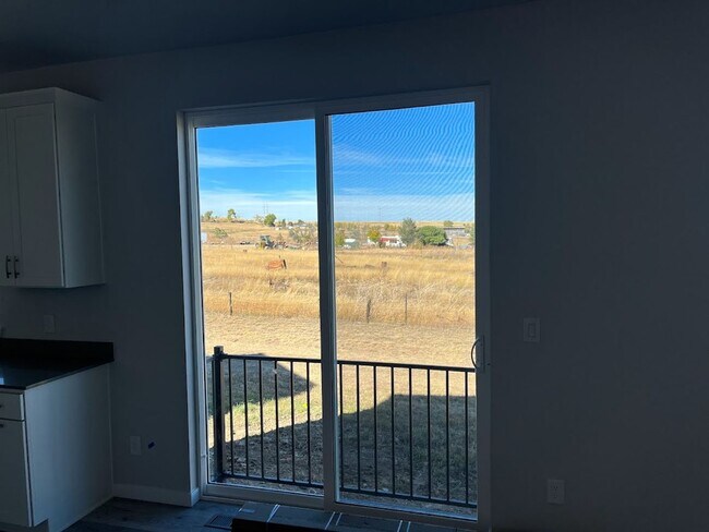 Building Photo - Beautiful Modern 4 Bedroom Home in Superior