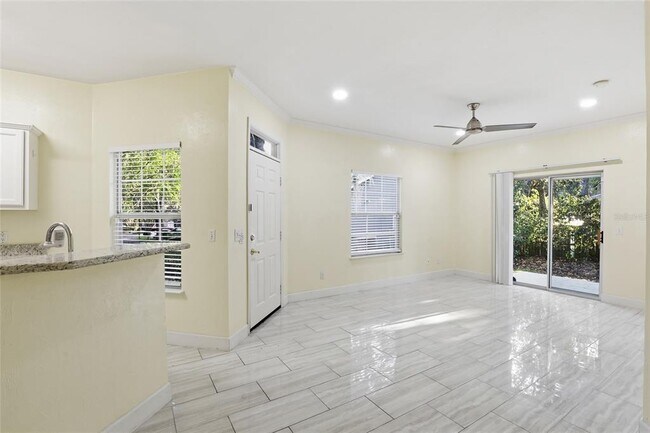 Building Photo - 510 NW 50th Blvd