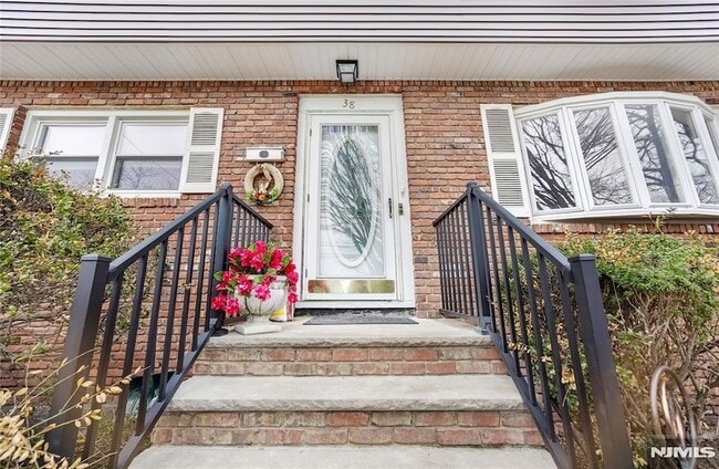 Building Photo - 38 Washington Ave