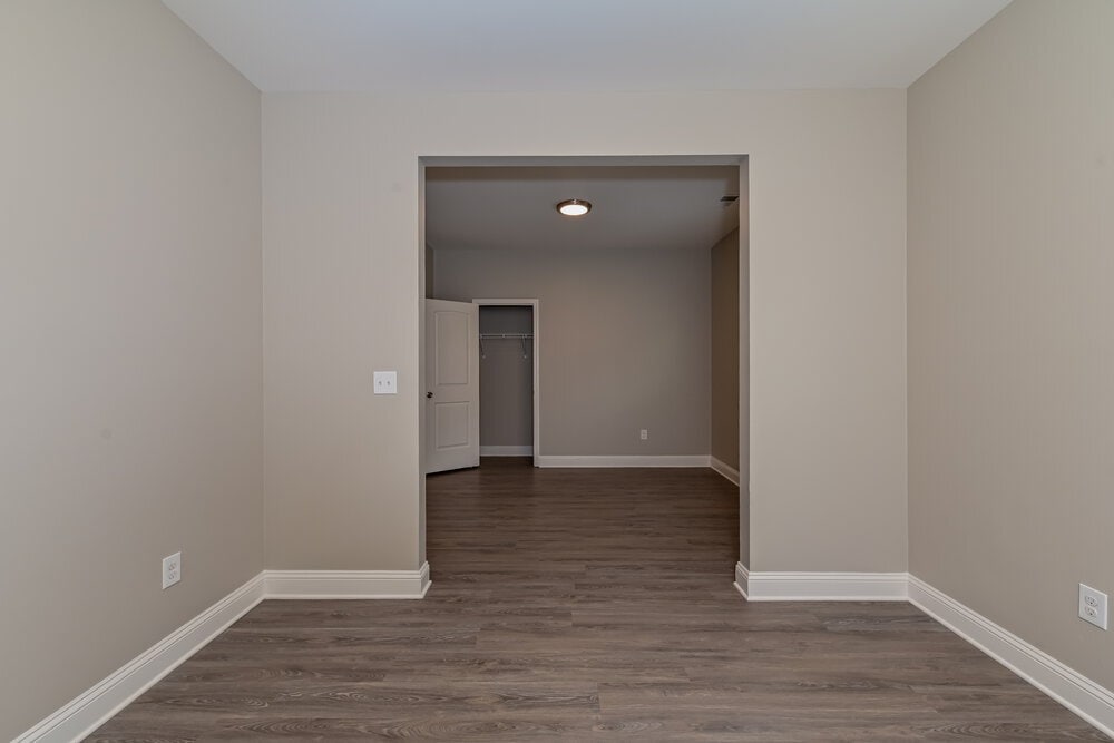 Building Photo - 5084 Summerview Ln