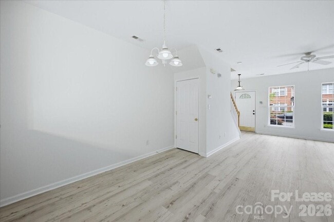 Building Photo - 6928 Creft Cir