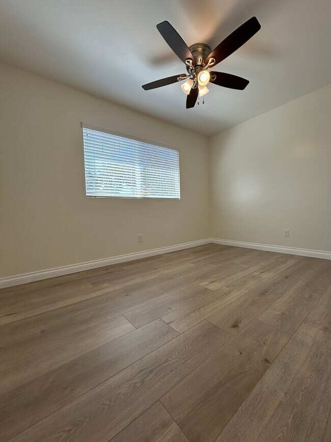 Building Photo - Stylish Remodel Near Beach & Downtown