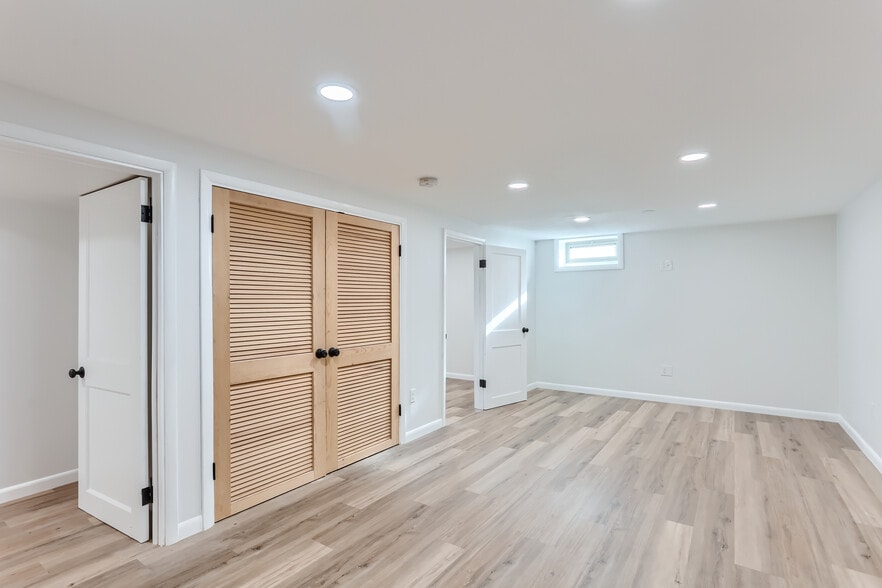 Primary Photo - 3264 Niagara St