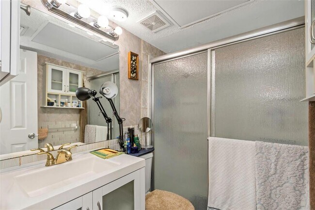 Building Photo - 4742 Azalea Dr