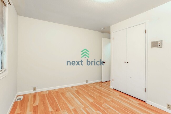 Building Photo - Stunning cul-de-sac residence near Odle Middle School and Bellevue Aquatic Center!