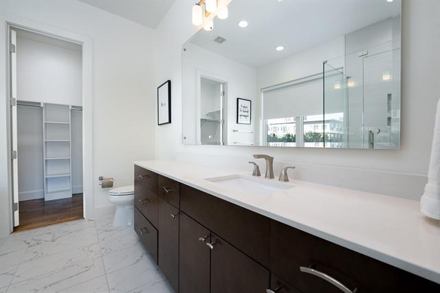 Building Photo - 2934 N Hall St