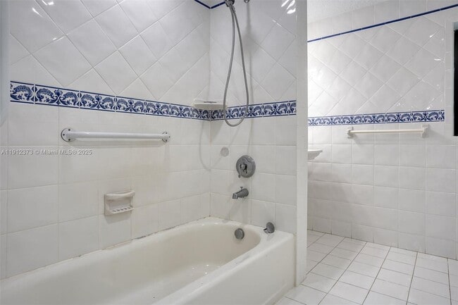 Building Photo - 6230 SW 112th St