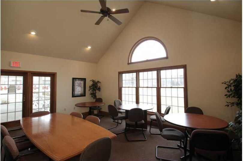 Building Photo - 2665 Triple Crown Ln