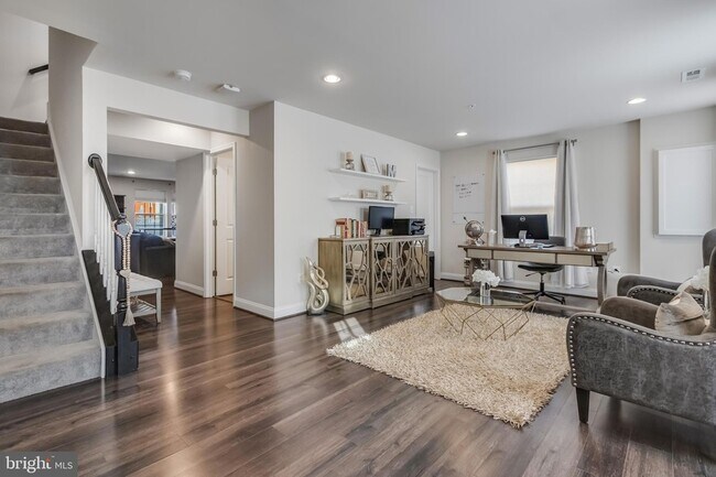 Building Photo - 11411 Tolkien Ave