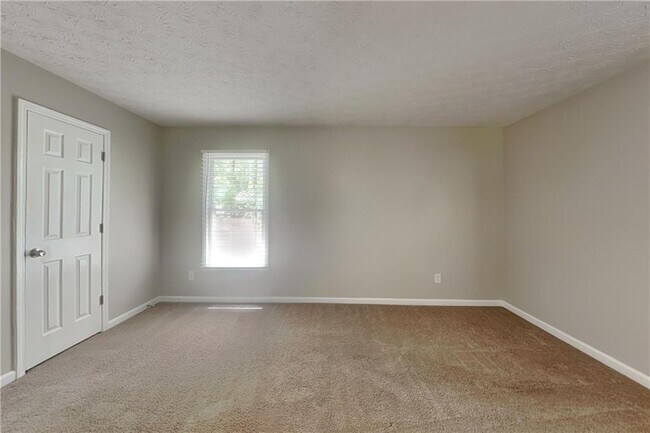 Building Photo - 135 Mill Pointe Dr