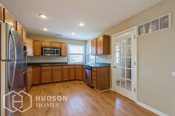 Building Photo - 1159 Lewis Terrace