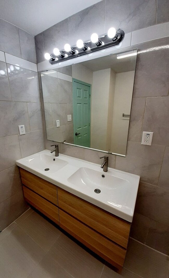 Building Photo - Quaint 3 bedroom, 1.5 bath in Euless