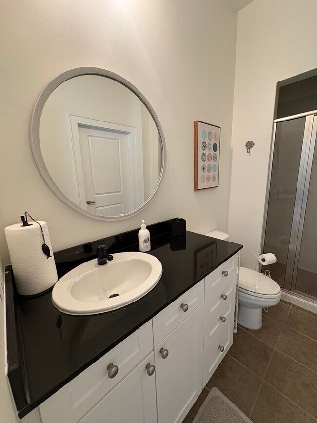 Building Photo - 1 Bedroom 1 Bath Condo Downtown Greenville...