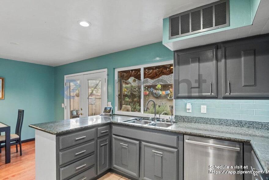 Building Photo - 6090 Calle De Amor