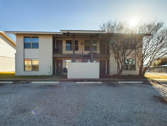 Primary Photo - 1616 9th St