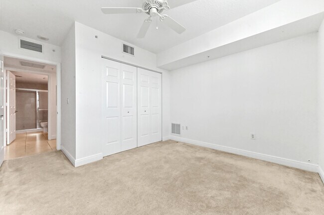Building Photo - 610 Clematis St
