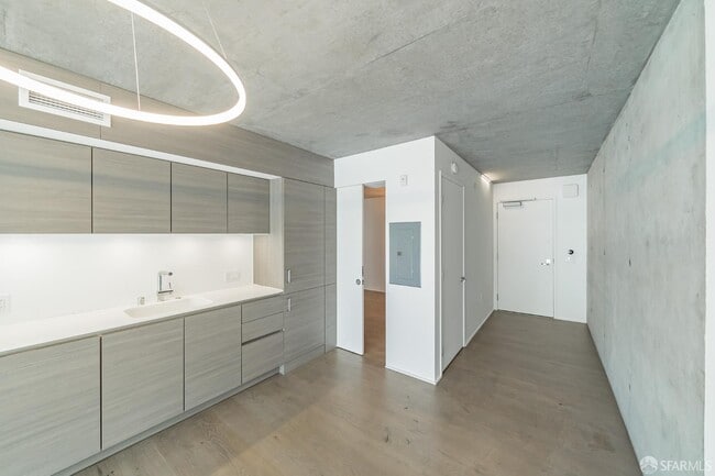 Building Photo - 8 Octavia St