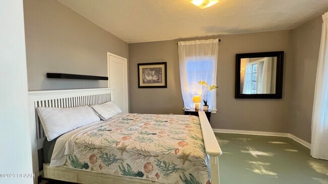 Building Photo - 255 Lexington Dr