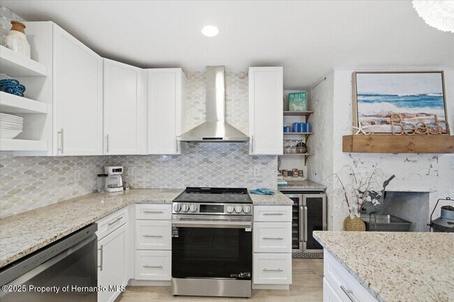 Building Photo - 4262 Biscayne Dr