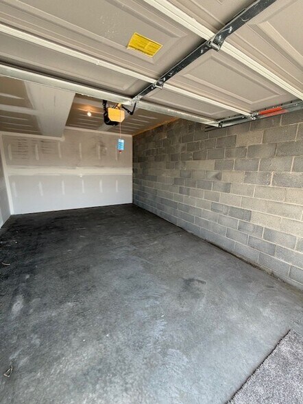 Building Photo - 50 N Conifer Dr