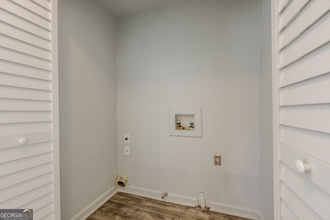 Building Photo - 5458 Winslow Crossing N