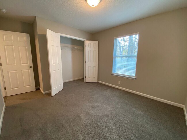 Building Photo - 118 Hydrangea Rd