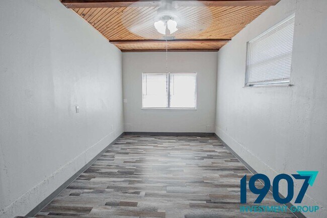 Building Photo - 608 N Janeway Ave